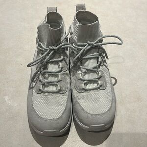 Nurture athletic shoes